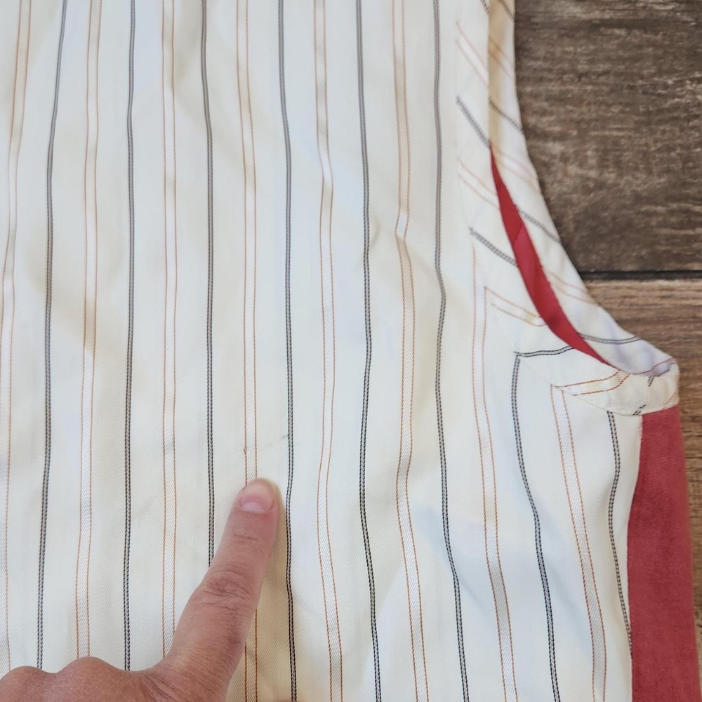 Vest - Picture 2 of 6